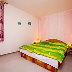 Vecernik Rokytnice Apartment *